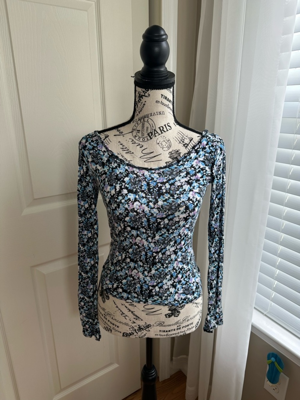 Aeropostale Blue Floral Long Sleeve